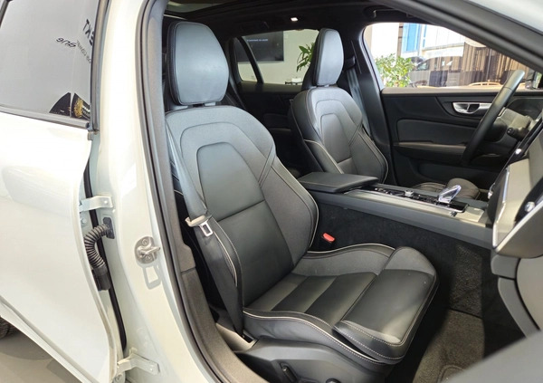 Volvo V60 cena 204900 przebieg: 24600, rok produkcji 2023 z Złoczew małe 781